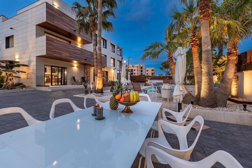 Апартаменты Lusso E Relax Con Piscina A 2 Minuti Dal Mare Миами-Плайя Экстерьер фото